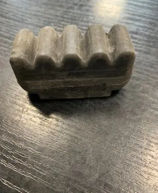 Radiator mount bracket