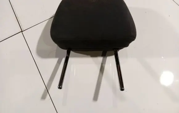 Nissan Tiida C11 Front seat headrest