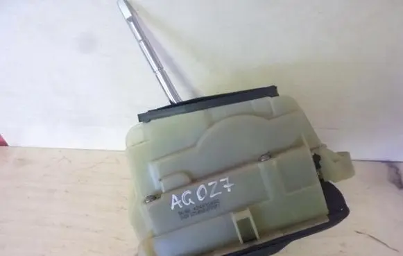 Mercedes-Benz E A207 Gear shifter/selector A2042678124