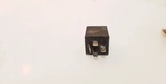 Volkswagen PASSAT B5 Other relay 357907467 61237007