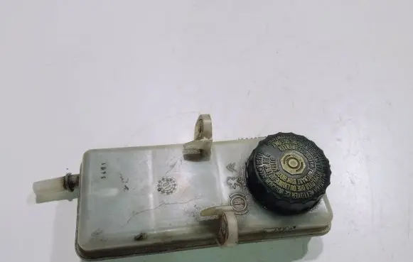 Peugeot 307 Brake fluid reservoir 0204224574