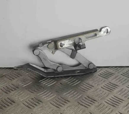 Tailgate/trunk/boot hinge