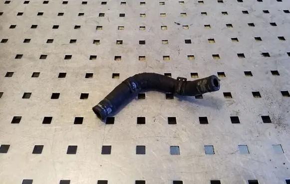 Volkswagen Touareg I Engine coolant pipe/hose 059121063C