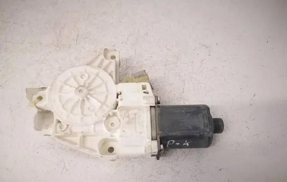 Mercedes-Benz ML W164 Front door window regulator motor A2518200742