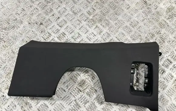 Chevrolet Corvette C8 Dashboard lower bottom trim panel 589558878 84781305
