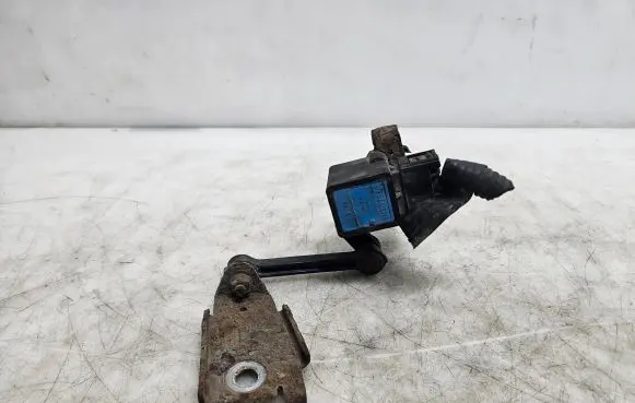 Volvo V50 Rear air suspension level height sensor 0167575