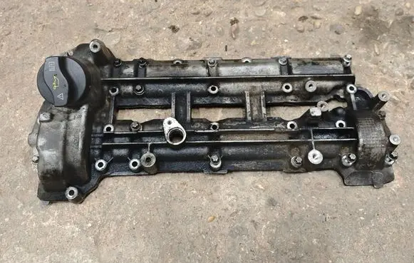 Mercedes-Benz ML W164 Rocker cam cover A6420101630