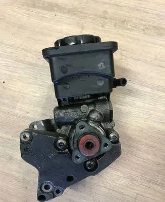 BMW 5 E60 E61 Power steering pump 1474101