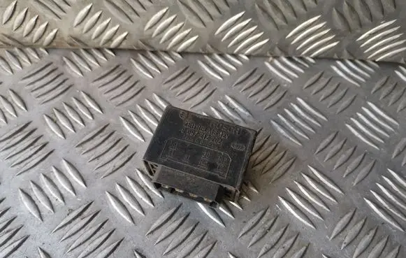 Mercedes-Benz E W124 Other relay 8697212202