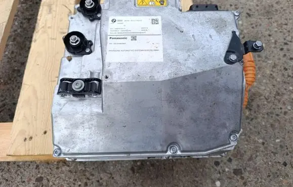 BMW X1 U11 Voltage converter inverter 