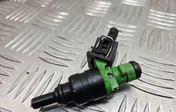 Mercedes-Benz C W203 Fuel injector 2710780549