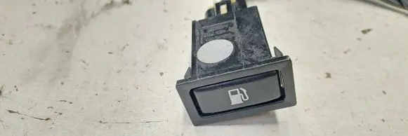 Toyota Avensis T250 Fuel tank opening switch 156795
