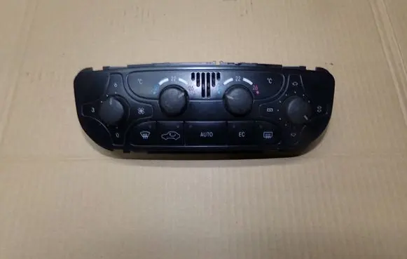 Mercedes-Benz C W203 Climate control unit 2038300785
