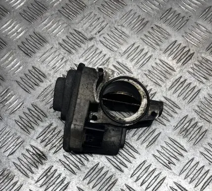 Audi A8 S8 D3 4E Throttle valve 057128063 B3218