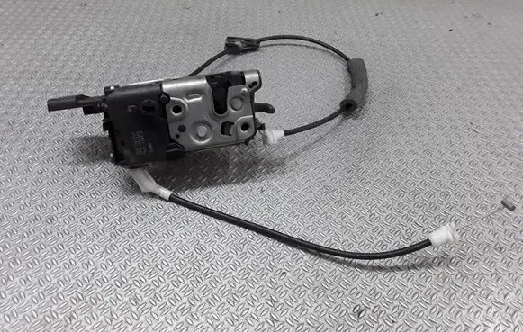 Peugeot 308 Front door lock A01454