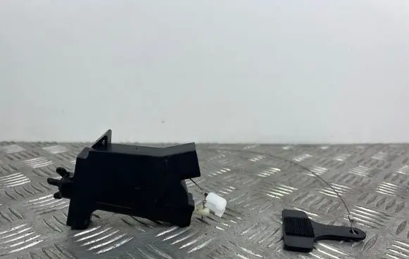 Fuel tank cap lock motor