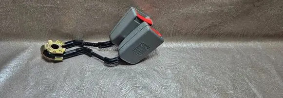 Volkswagen Golf IV Rear seatbelt buckle 1J0857488