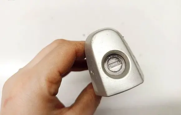 Toyota Avensis T250 Front door lock (next to the handle) 