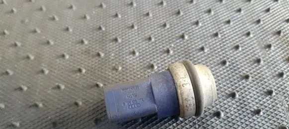 Audi A6 S6 C5 4B Coolant temperature sensor 8D0959481B