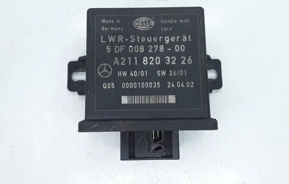 Mercedes-Benz E W211 Light module LCM A2118203226 5DF00827800