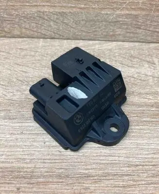 BMW 3 F30 F35 F31 Glow plug pre-heat relay 8570087 0522120103