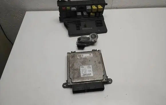 Mercedes-Benz Sprinter W906 Engine ECU kit and lock set A6519000601 A6519019401 A9069004700