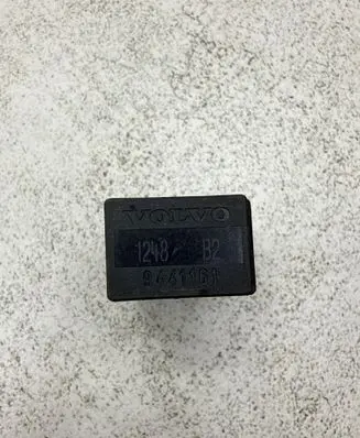 Volvo V50 Other relay 1020A 4RD00781400