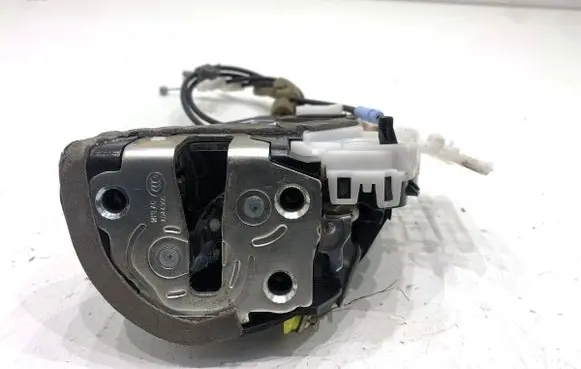 Honda CR-V Rear door lock 