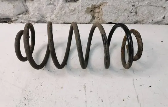 Toyota Yaris Rear coil spring