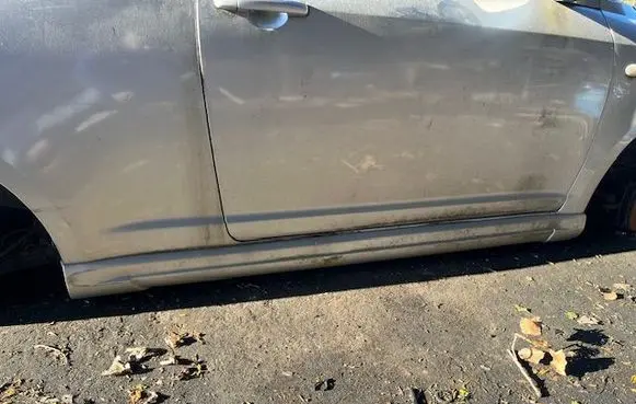 Suzuki Swift I Sill 