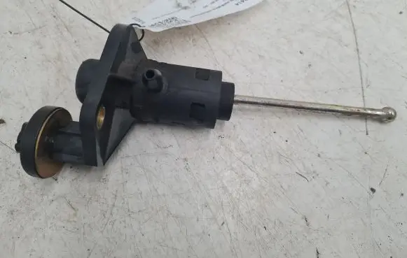 Audi A4 S4 B6 8E 8H Clutch master cylinder 8E1721401L