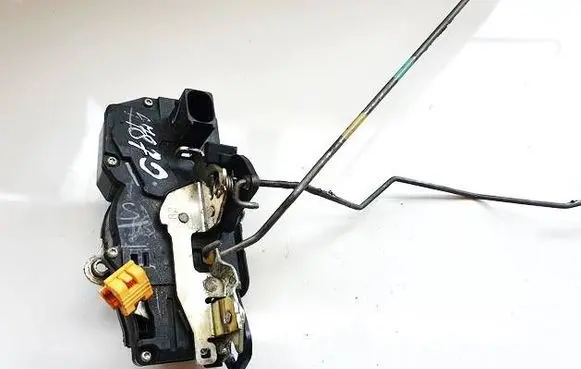 Cadillac CTS Front door lock r15817044