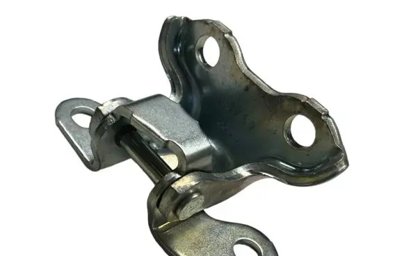 Toyota Yaris XP210 Rear door upper hinge 687600H010