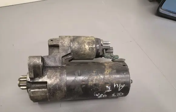 Audi Q7 4L Starter motor 0001125609