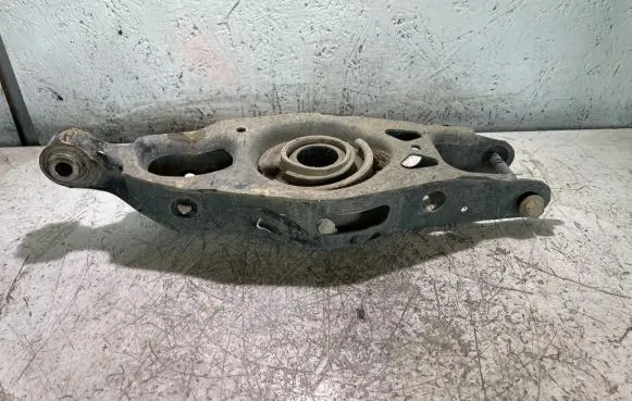 Dodge Challenger Rear upper control arm/wishbone