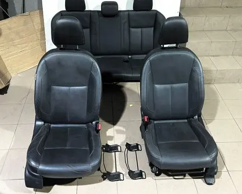 Nissan Navara D23 Seat set 