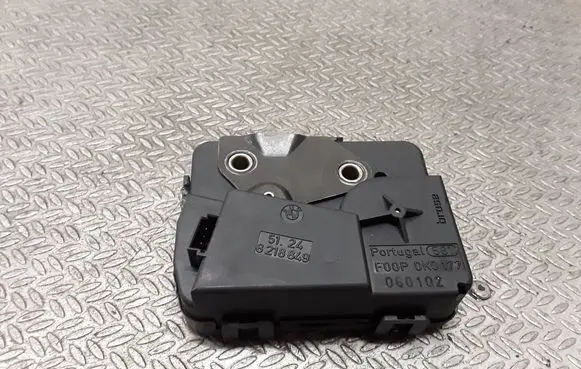 BMW 5 E60 E61 Tailgate window lock/catch/latch 8218849