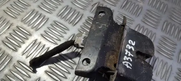 Audi A4 S4 B5 8D Tailgate/trunk/boot lock/catch/latch 8D9827505D 8D9827505