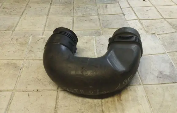 Volkswagen Jetta V Air intake duct part 1K0129618AT