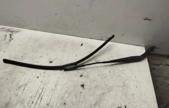 Mercedes-Benz ML W164 Windshield/front glass wiper blade 