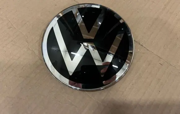 Volkswagen T-Roc Manufacturer badge logo/emblem 2GM853601E