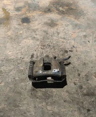Honda CR-V Front brake caliper 