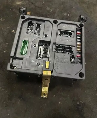 Ford Galaxy Fuse box set S110730200G 611174735