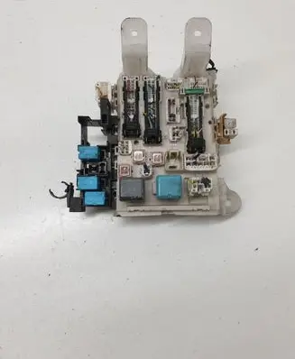 Toyota RAV 4 (XA30) Fuse module 8273042010