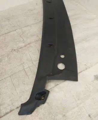 Iveco Daily 4th gen Wiper trim 3800487DX