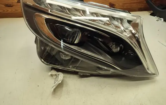 Mercedes-Benz Vito Viano W447 Headlight/headlamp A4479064700 00109410 1FX01128442