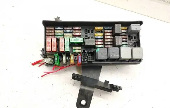 Mercedes-Benz R W251 Fuse module 1645403372 A1645403372