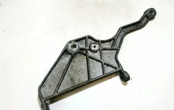 Volkswagen Golf IV Engine mounting bracket 06a133231g