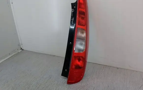 Mitsubishi Colt Rear/tail lights MR957374