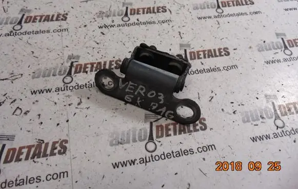 Toyota Corolla Verso E121 Tailgate/trunk/boot hinge